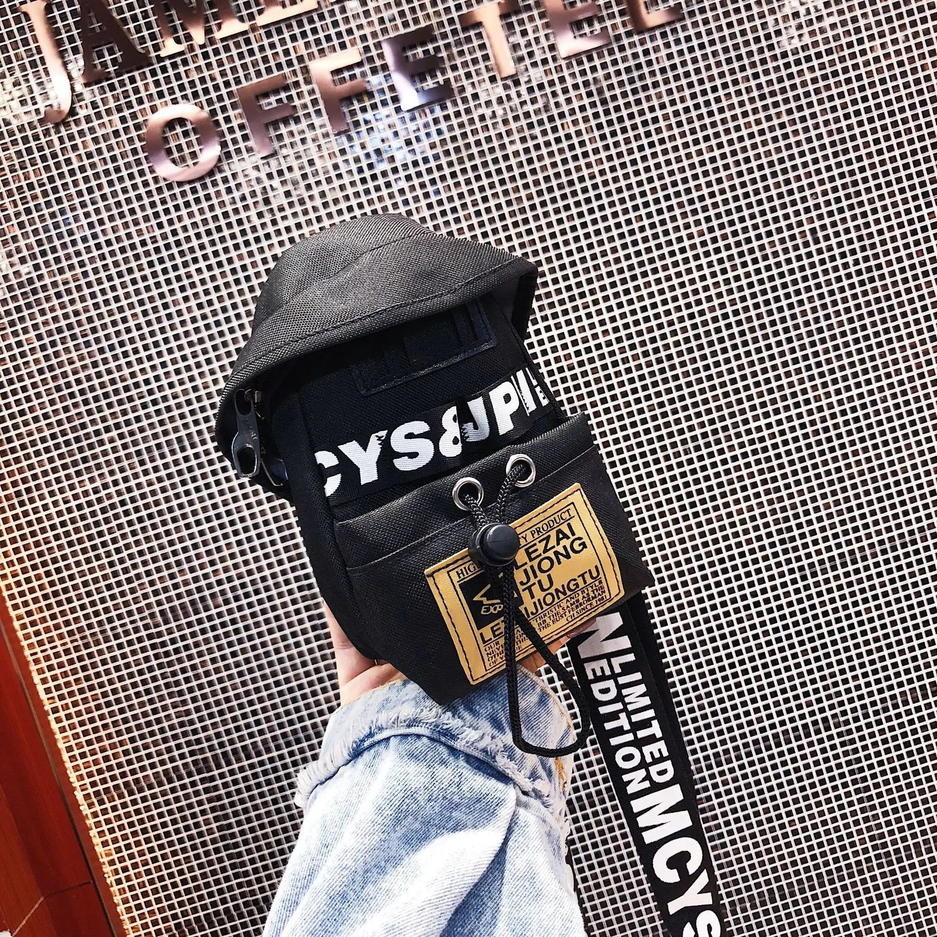New Fashion Messenger Bag Trendy Street Letter Printed Shoulder Bags for Women Girls Outdoor Literary Chest Bag Friends Gifts