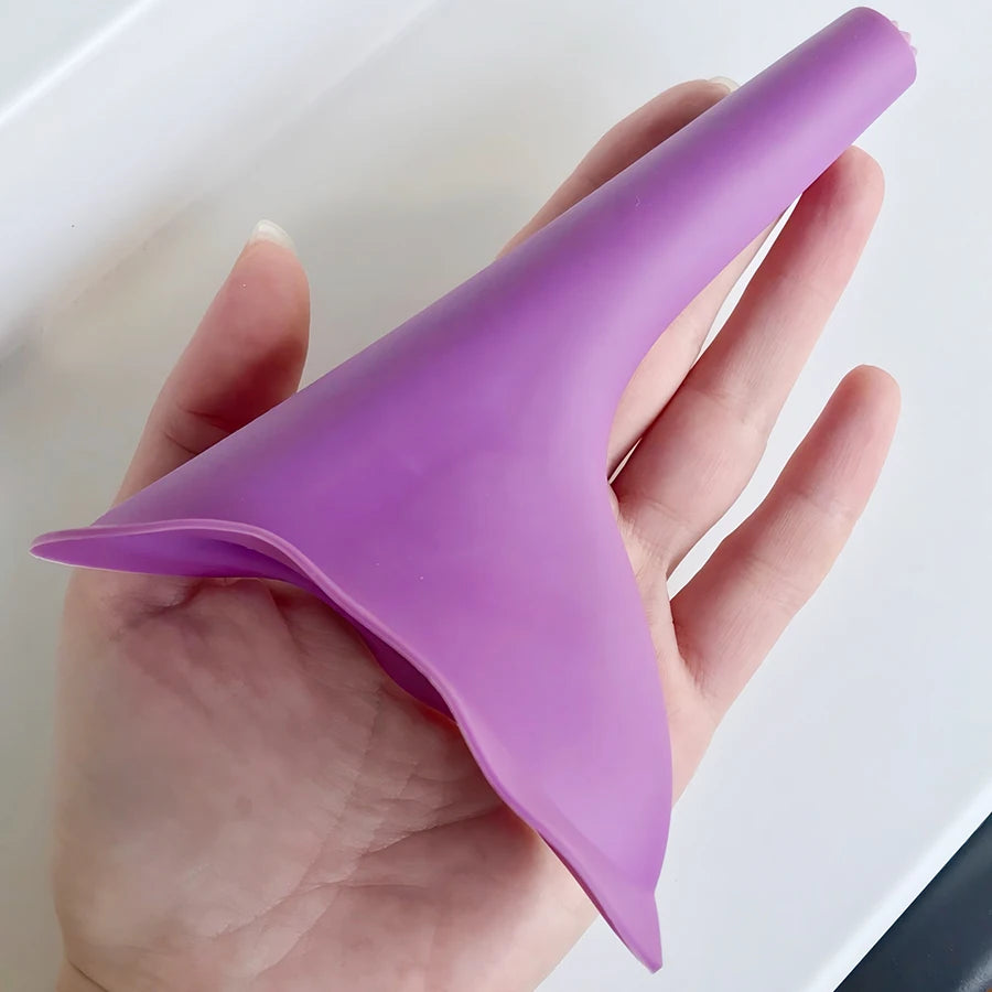 Foldable Reusable Silicone Women's Pee Funnel, Portable Easy-to-Clean Stand-Up Urinal, Emergency Pee Device for Outdoor Travel C