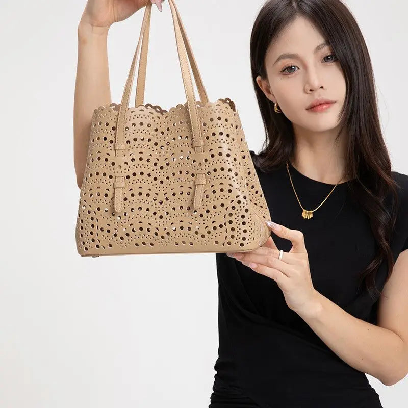 Fashion Bucket Pack Portable Tote Simple Going Out Summer Messenger Bag Commuter Hollow Bags 2026 New Large Capacity Package