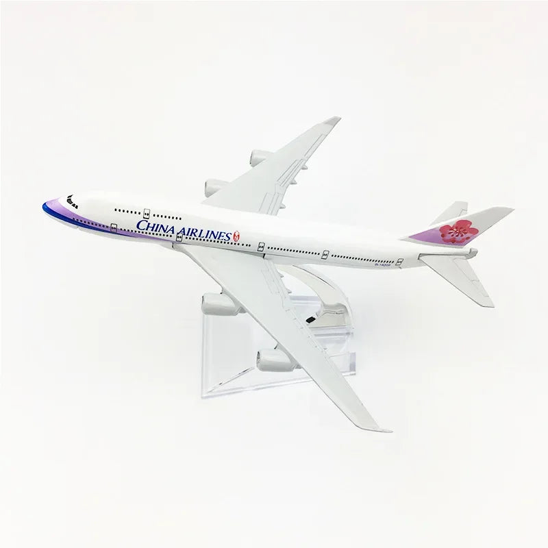 Display 16CM Aircraft China Airlines 747 with Landing Gear Taiwan B747 Alloy Plane Model Toys Children Gift for Collection