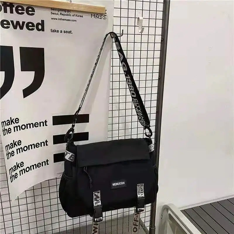 Men's Messenger Bag Japanese Fashion Large Capacity Handbags Shoulder Bag Casual Student Canvas Bag Nylon Tooling Crossbody Bags