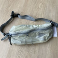 And wander invista nylon, lightweight, wear-resistant, tear-resistant, waterproof, messenger bag