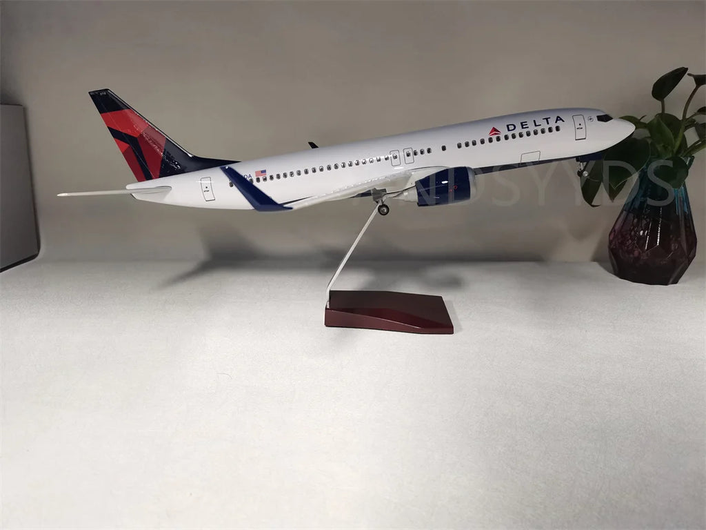 B737 airplane toy Airways 47cm Delta Aeroplane 737 1:85 Scale Model Diecast Resin Plane With Light and Wheel Landing Gears Gift