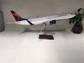 B737 airplane toy Airways 47cm Delta Aeroplane 737 1:85 Scale Model Diecast Resin Plane With Light and Wheel Landing Gears Gift