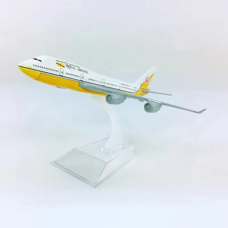 16CM 1:400 Scale 747 Alloy Metal Aircraft Model Royal Brunei Airlines B747 With Aircraft Stand Collectible Gift Display Model