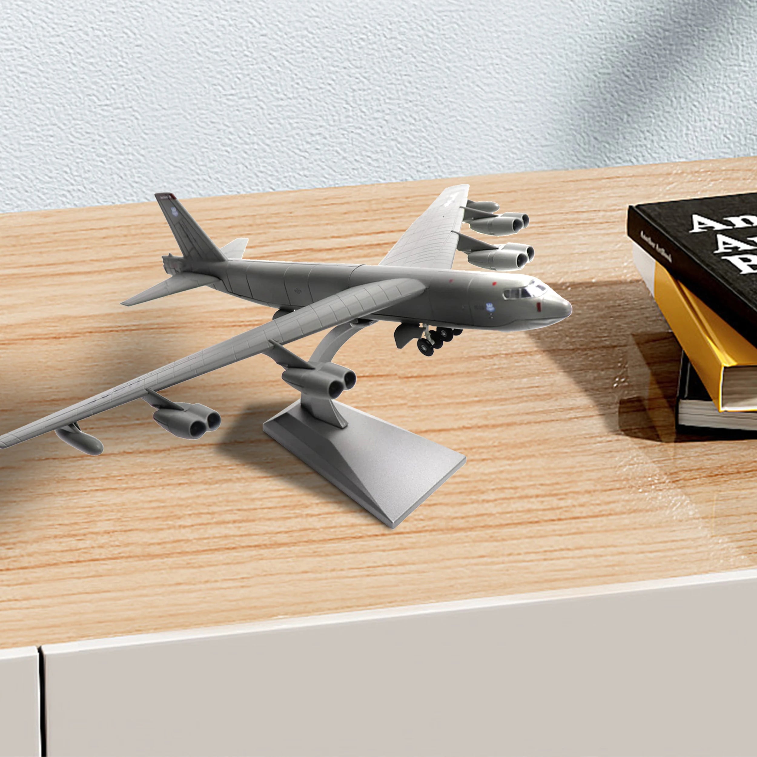 NUOTIE 1/200 B-52 Stratofortress US Air Force Diecast w/Display Strategic Bomber Model for Collectors