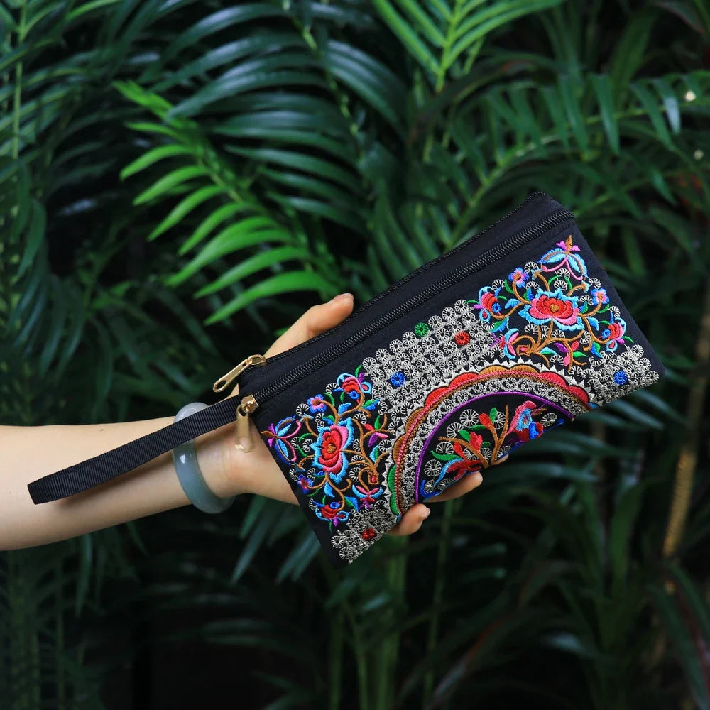 Ethnic Style Embroidered Handbag, Mobile Phone Bag, Coin Purse, Fashionable and Casual Ladies Handbags for Women Clutch Bag