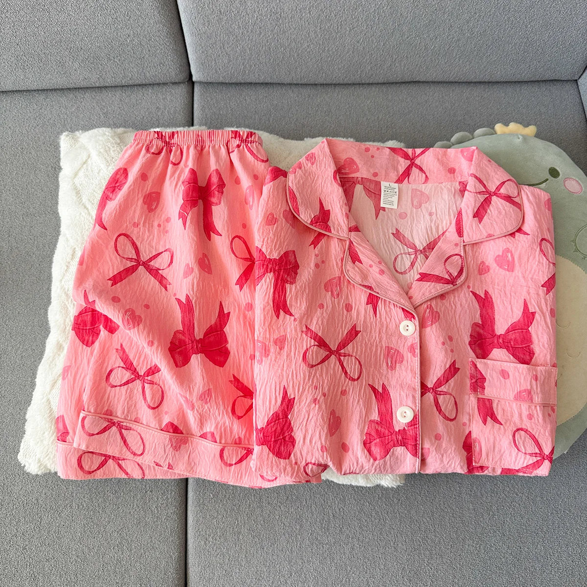 Women's Summer Pajamas, Thin Style with Bow Pattern, Short-Sleeved Shorts, Sweet and Cute, Can Be Worn Outside in Summer, Two-Piece Home Wear Set