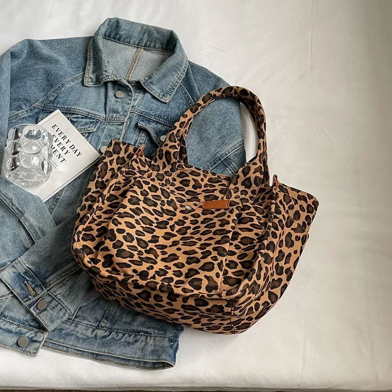 Zipper Leopard Pattern Nylon Women's Shoulder Bag 2026 Hot Sale Large Capacity Tote Bags Fashionable Leopard Print Shoulder Bag