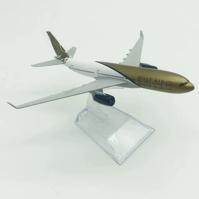 A330 Series 16cm 20cm Beluga Airplane kit Alloy Metal Diecast Airplanes Toy Aircraft 330 Plane model for Collection Gift