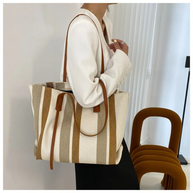 Korean Style Large Capacity Women's Shoulder Bag 2025 New Simple Vertical Stripes Casual Tote Bag Fashion Handbag
