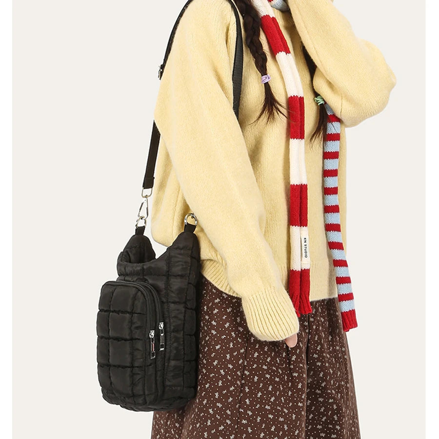 New Quilted Plaid Padded Water Bottle Crossbody Bag, Large Capacity Fashion Shoulder Bag, Trendy Ruffle Mini Handbag for Daily O